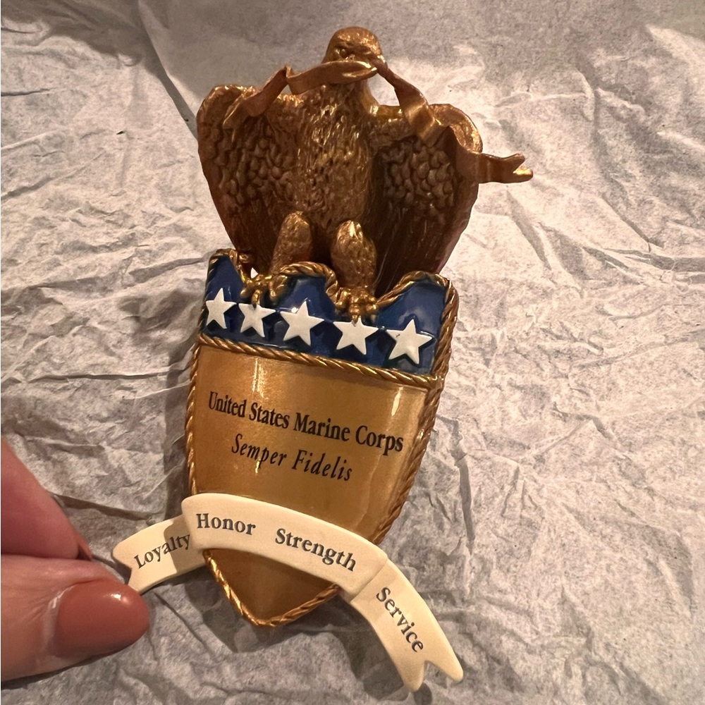 Hallmark “ On Wings of Courage” Marine Corps Keepsake Ornament - Picture 1 of 5
